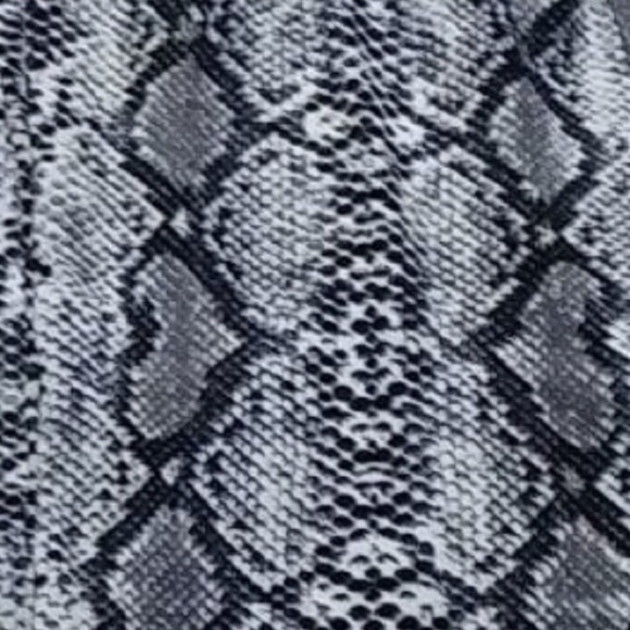 Snakeskin Print Leggings - Picture 4 of 5